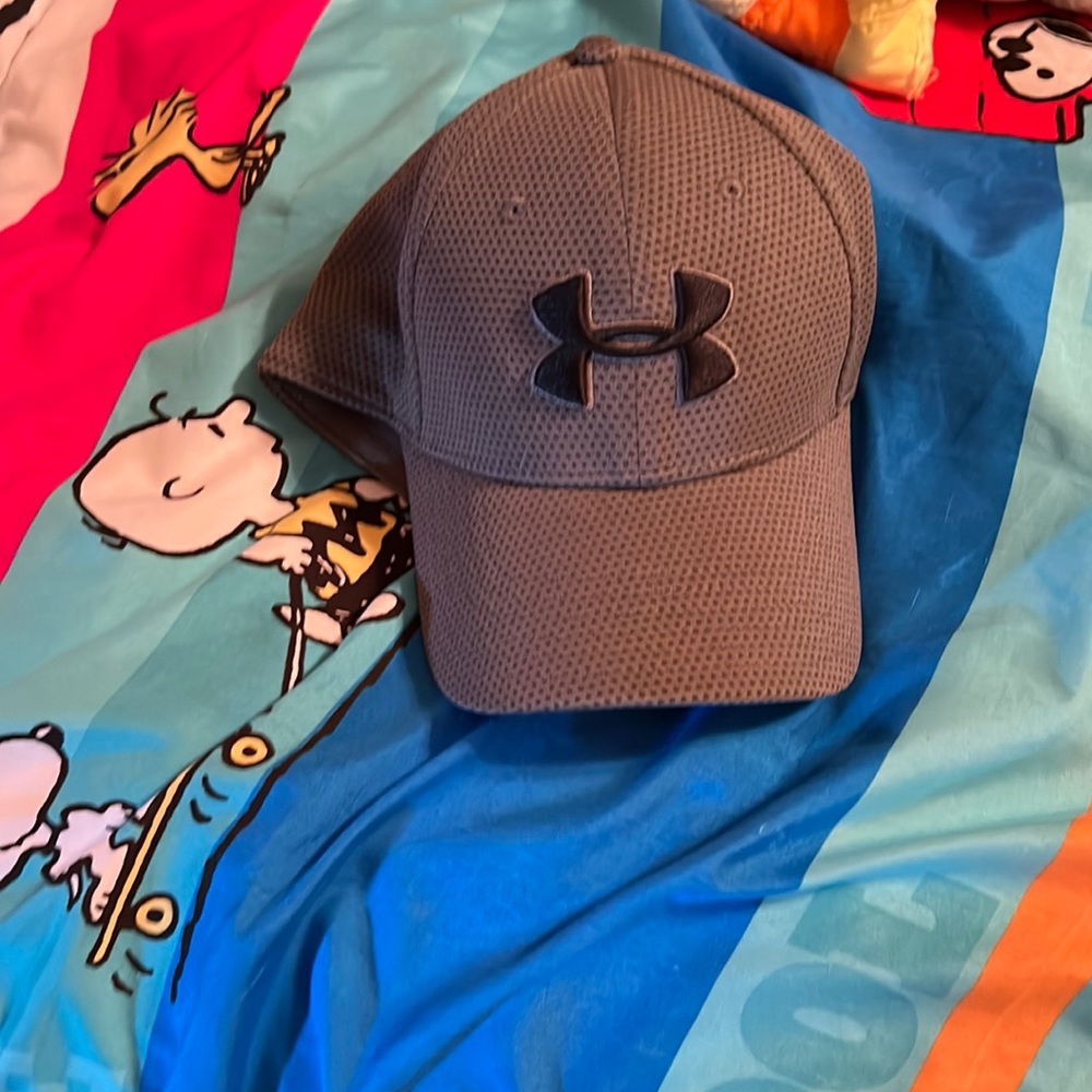 Under armor gray hat. New without tags.